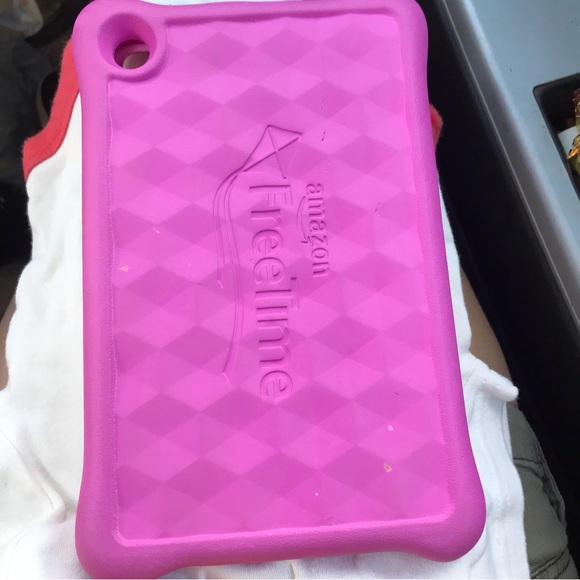 Amazon free time pink tablet case has flaws tablet not Included - Picture 1 of 6